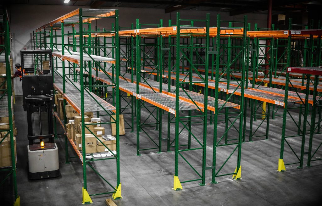 pallet rack uprights with column guards