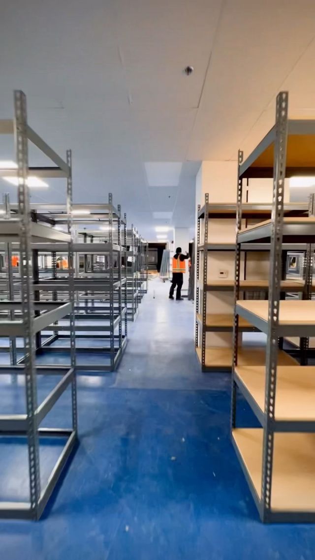 One of our crews is back out in LA this Monday morning to finish up the installation of 605 Boltless Shelving units.  It’s looking good! 😍  #boltlessshelving #installation #storagesolutions #shelving #wehustletogetitdone